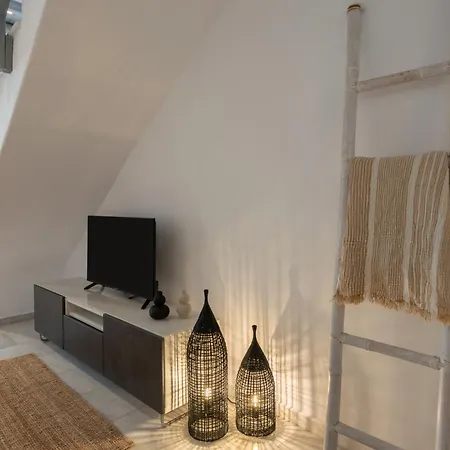 - 2br House With Amazing View - Caper Naousa (Paros)