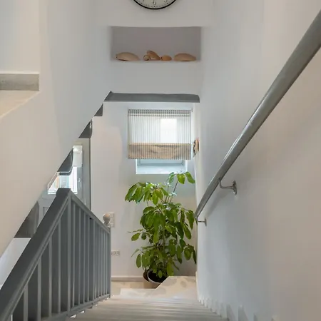 Caper-2 Bedroom Traditional With Amazing View *